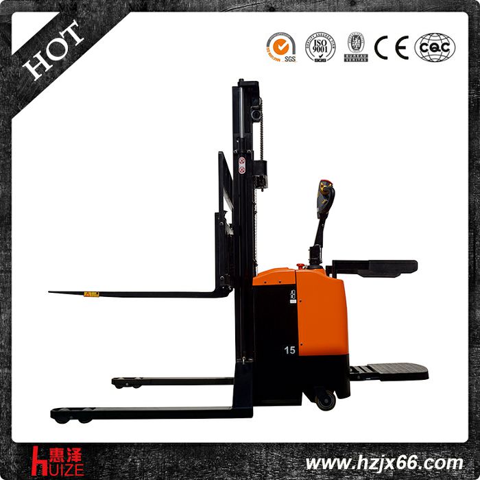 新款全電動(dòng)堆高車寬底腿 (2)